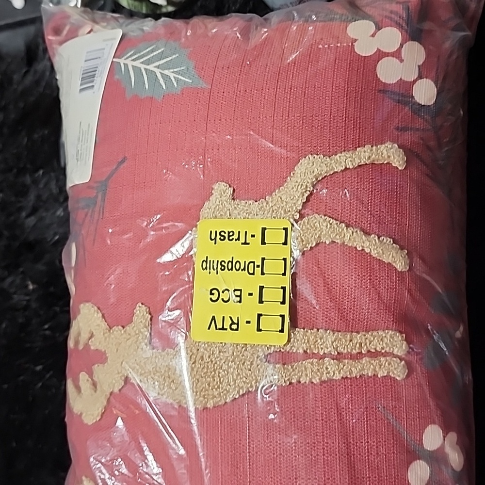 Bass Pro Shops White River Home Christmas Christmas Pillow. - Picture 3 of 6